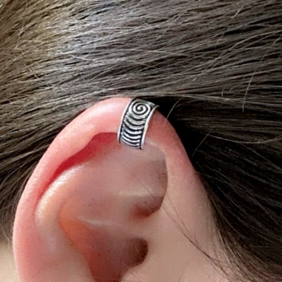 Sterling Silver Spiral Textured Ear Cuff – Bold No Piercing Design - Picture 3 of 8